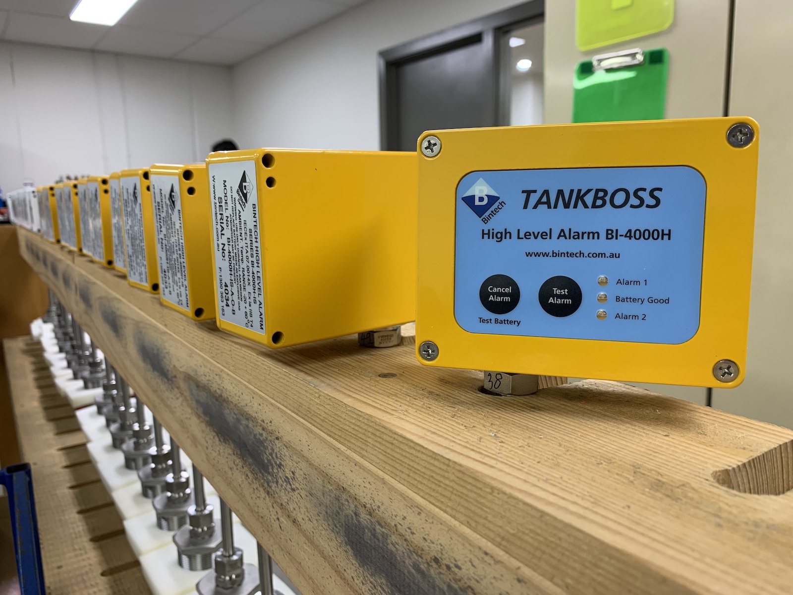 TANKBOSS Overfill Alarm BI4000 Series TANKBOSS Overfill Alarm BI4000 Series